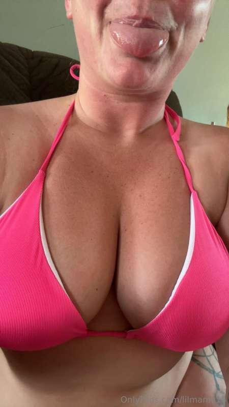 Happy titty Tuesday 😘