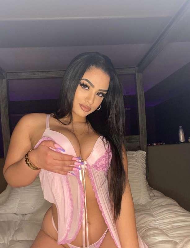 I’ll be online 🟢 all night. Let’s have some naughty fun 😈🔥🔥🔥..