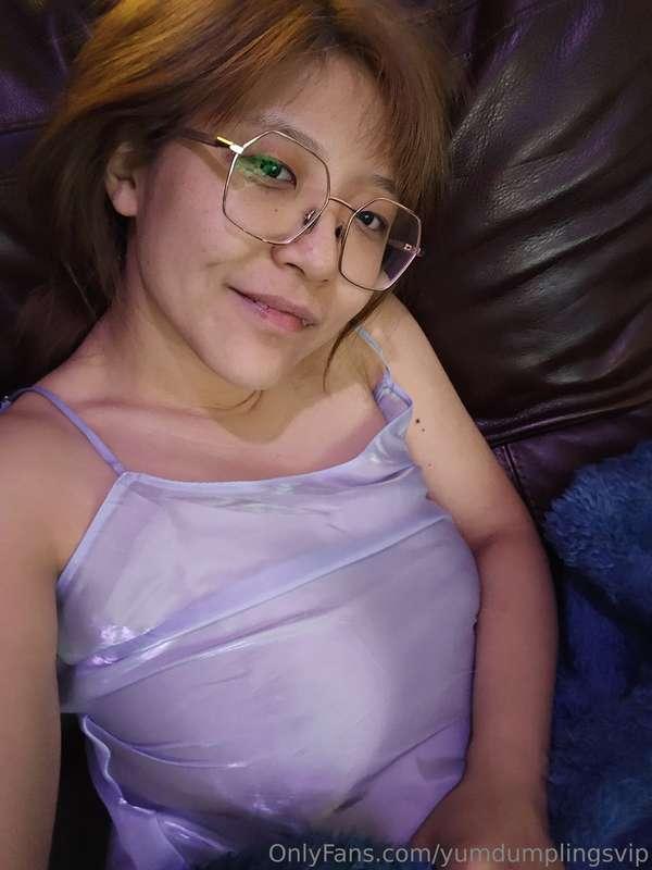 Who wanna see my new sleep gown? Good night daddy 😇