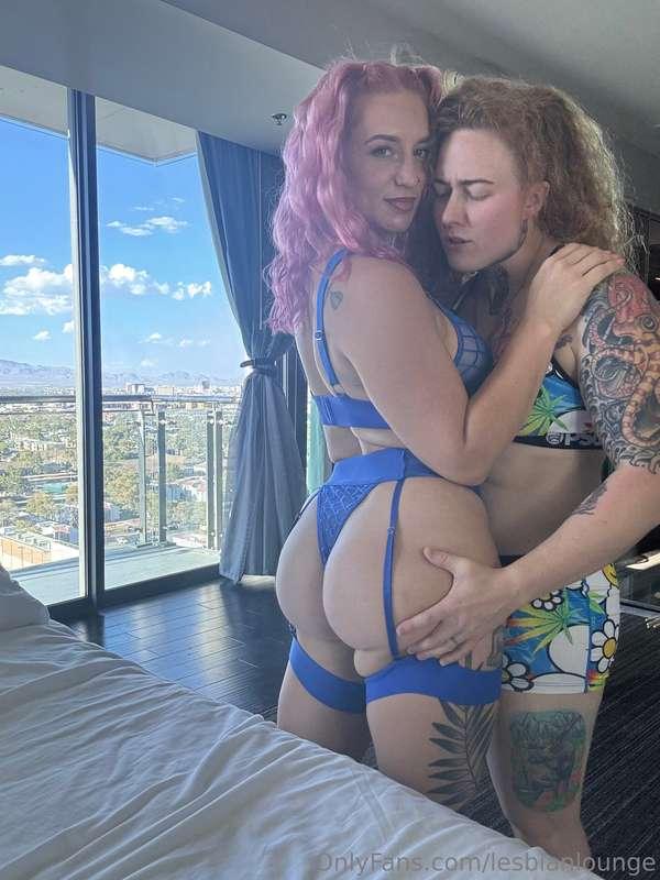 lesbianlounge image #1