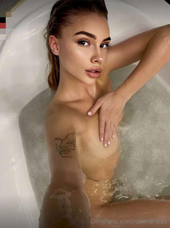 💋💦 Are you ready to plunge into a world of ecstasy? 💋@leomal..