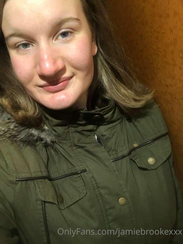 Going out, for a looong walk in nature 🌳🌲..but i could use s..