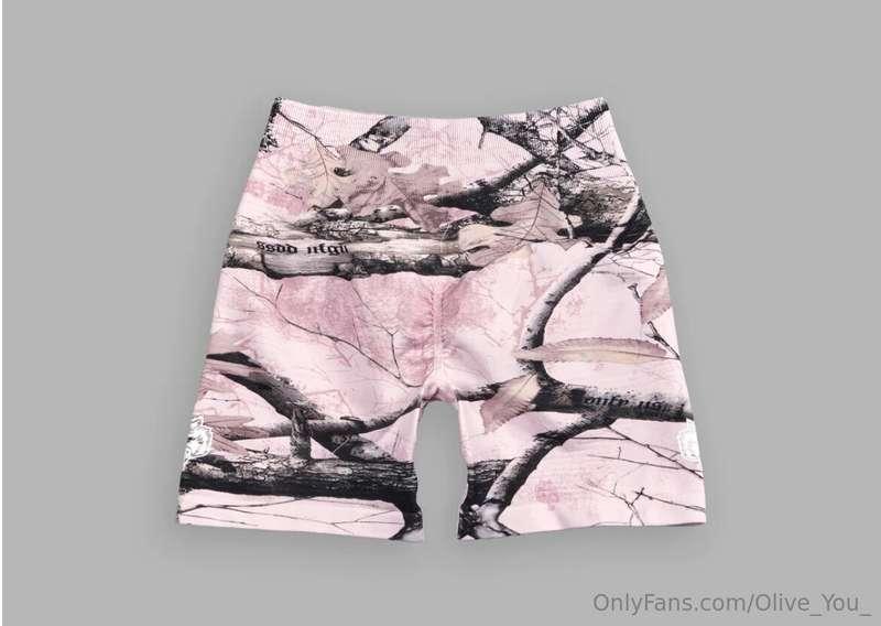 There’s a merch drop tomorrow evening, and I REALLY want the..