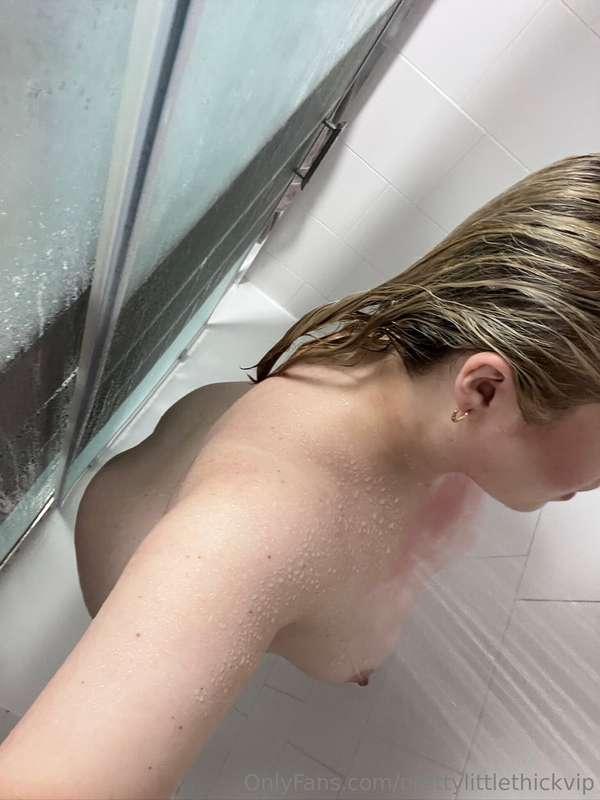 Ugh love a morning shower 🚿 