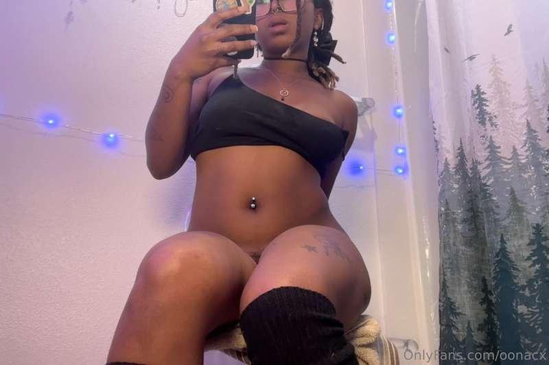 Am I giving... milf? or auntie?