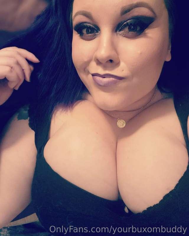 Throwback Thursday: Dark eyes, purple lips. 💜