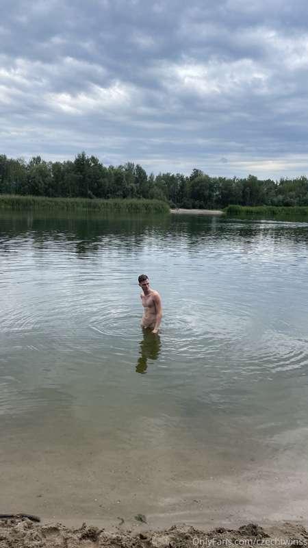 My naked photoshoot on the lake;)