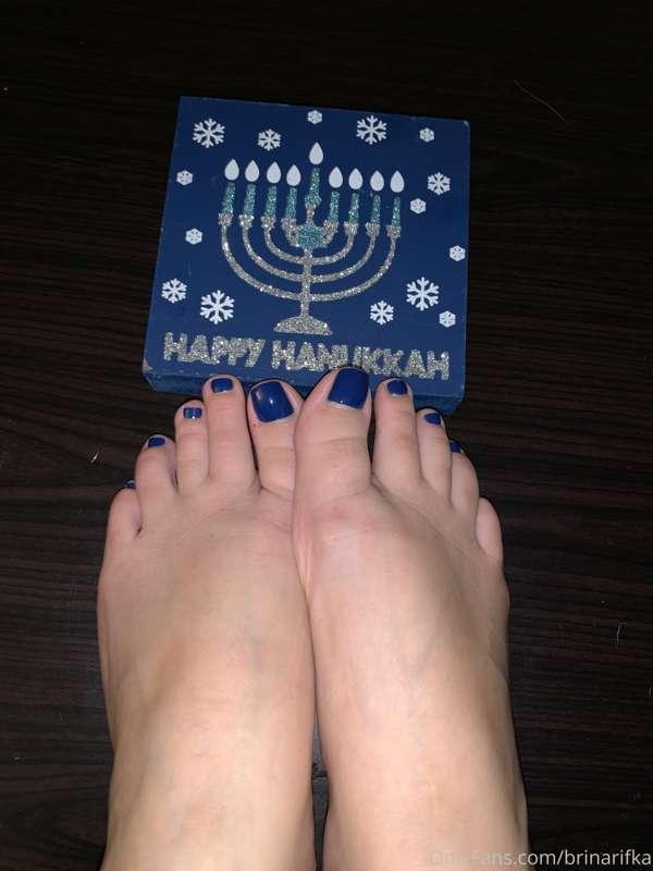 Night 2:
Blue feet pic 💙