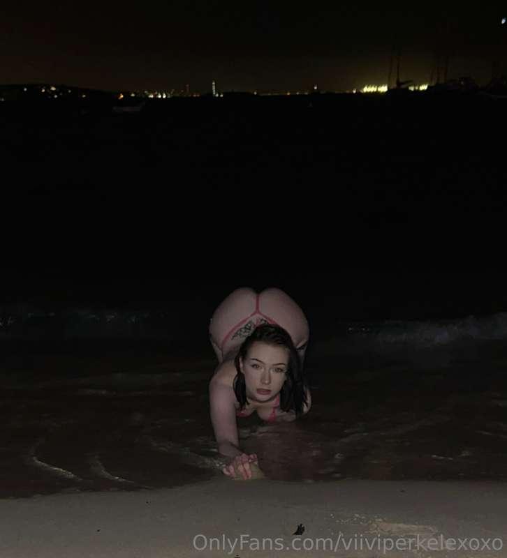 🌊👙