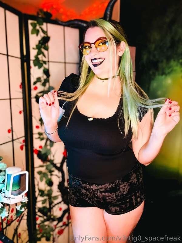 🖤✨ Live tonight @ 8:20 EST with Diablo 4! Still lvling this ..
