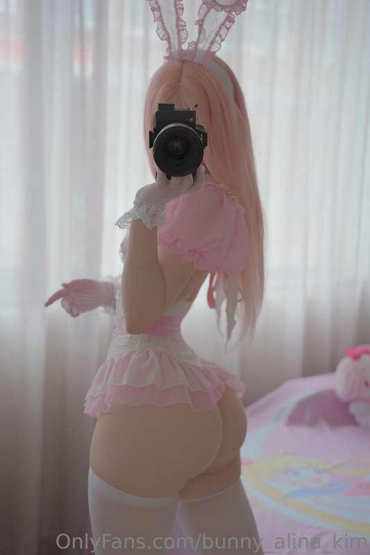 wanna take a look under the skirt daddy? 😉