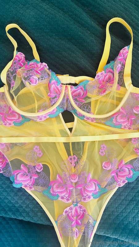 DM me if you wanna see this on 😈🌸🙈