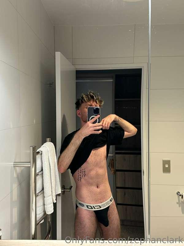 I take it all off in the DM’s 🍆
