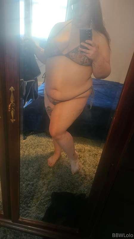 Mirror selifes lead to some very fun angles. My I'm getting ..