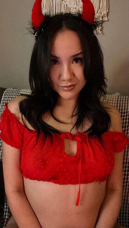 Mirah is cute, sexy and DEVILISH 😈 
go join her FREE page! 😘..
