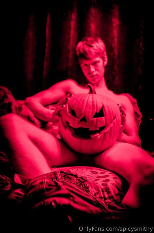 Just sent out the full Halloween bundle of jack o’ nudes. St..