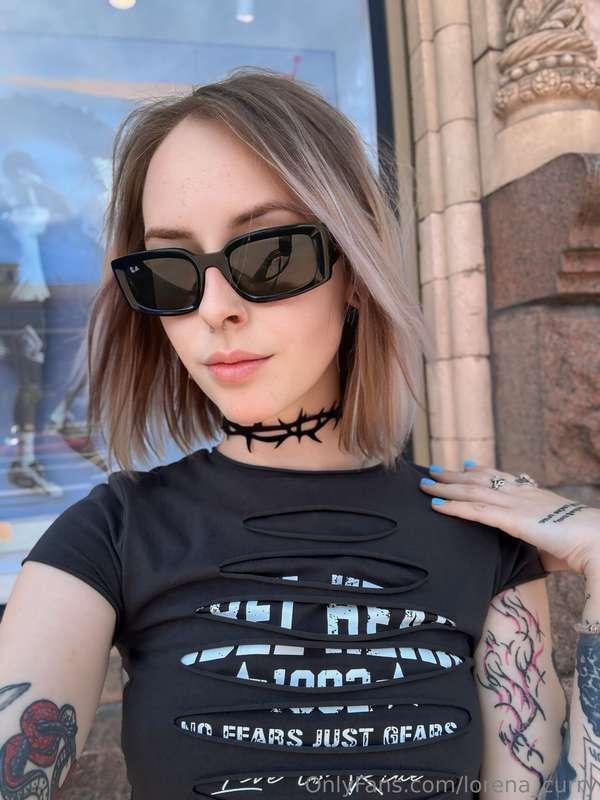 😎🖤