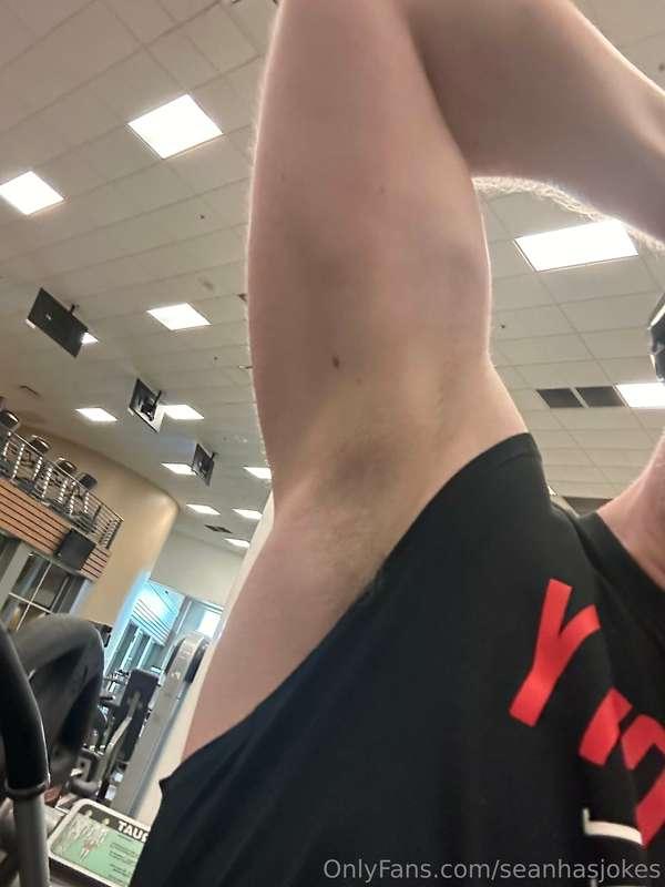 Sweaty in the gym today 😽😽😽