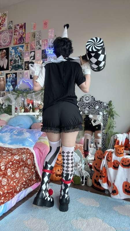 Goth Clown pics 🖤🤡 I’m making this one free for followers bc it’s mostly SFW :3