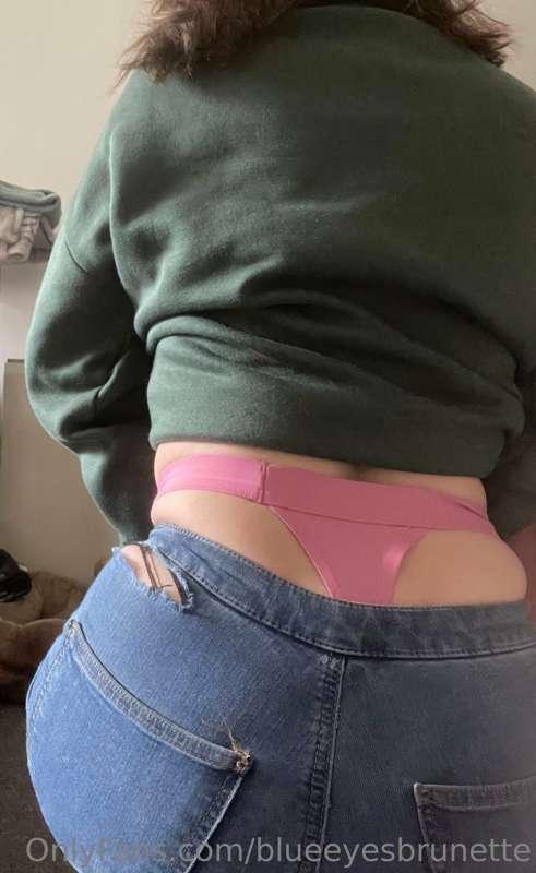 Jeans could use a hand holding me😉