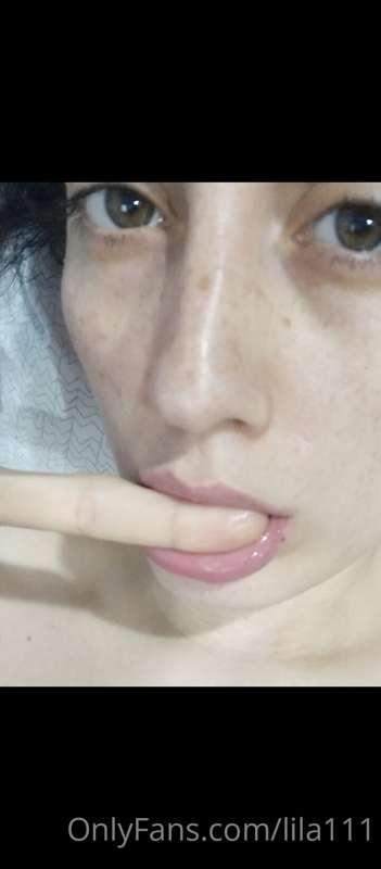 Who would like me to suck their whole body? 👁️