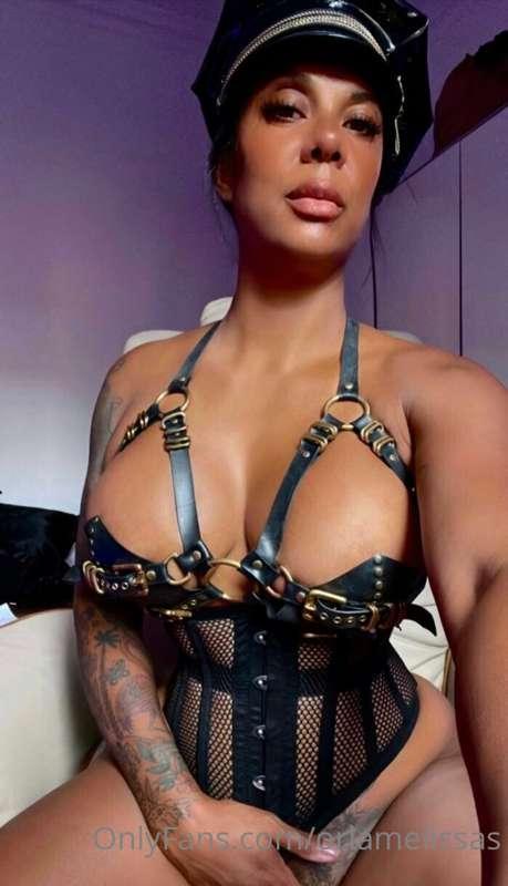 DOMINATRIX MILF READY TO TAKE TOTAL CONTROL OF YOU 😈🔥🔥🔥 
@mi..