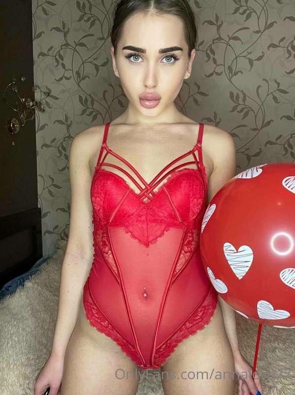 😘 I love to caress my sweet spots. 🥰 It really excites me an..