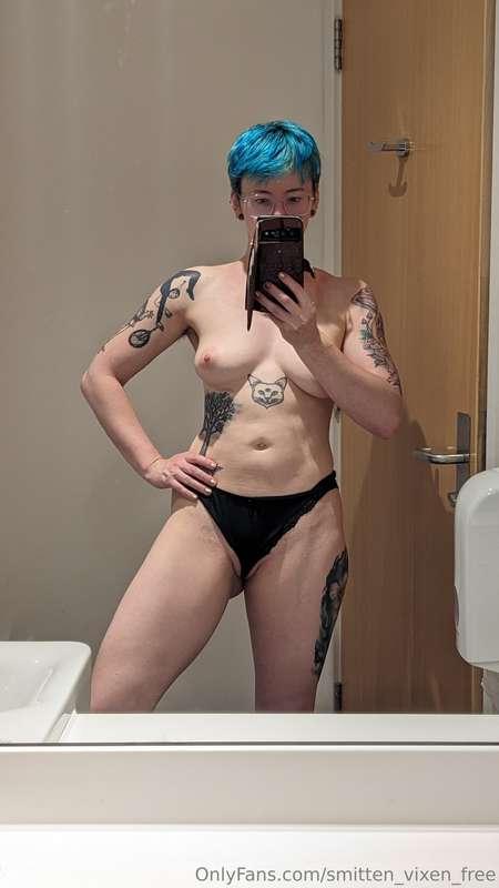 Feeling fiiit! Aiming to have abs for the summer 😋