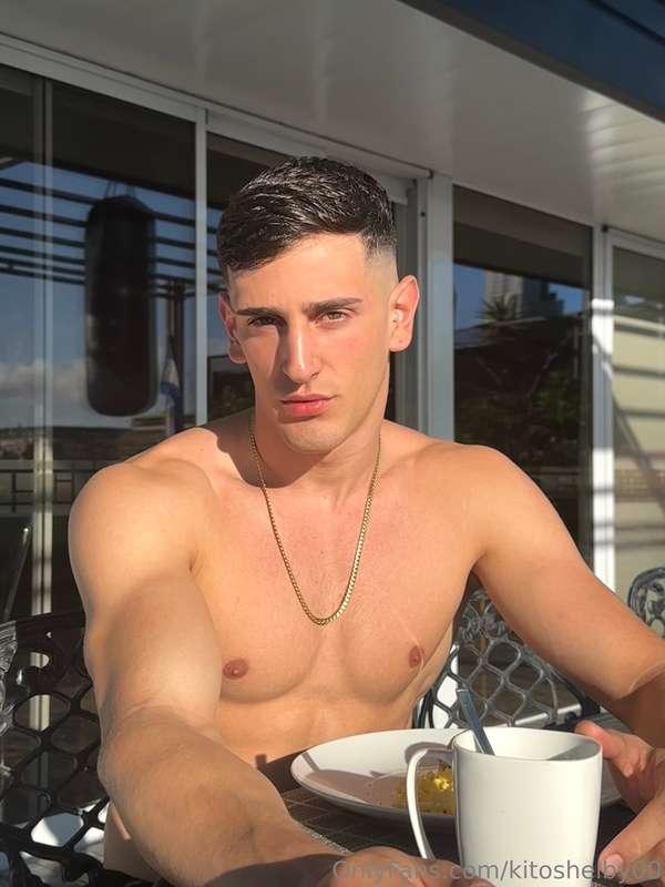 Buenos días bebe!☀️
Soñaste conmigo?

Good morning baby!☀️
D..