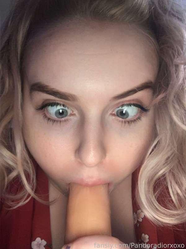 Cum down my throat 

https://fans.ly/r/Pandoradiorxoxo

#dildo #fyp #dicksucker #dicksucking #ahegao #crosseyed #bj #blowjob #head #pandoradior #pandorasbox #dora #free 