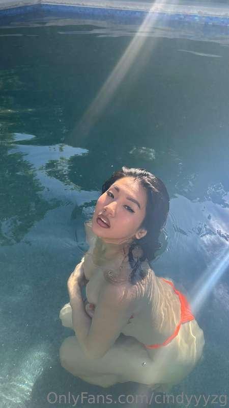 would u go for a swim with me? 😉