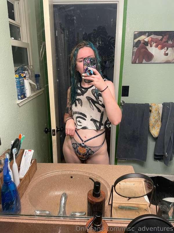 5/15I had either “complicated” or “matching nails”. I appare..