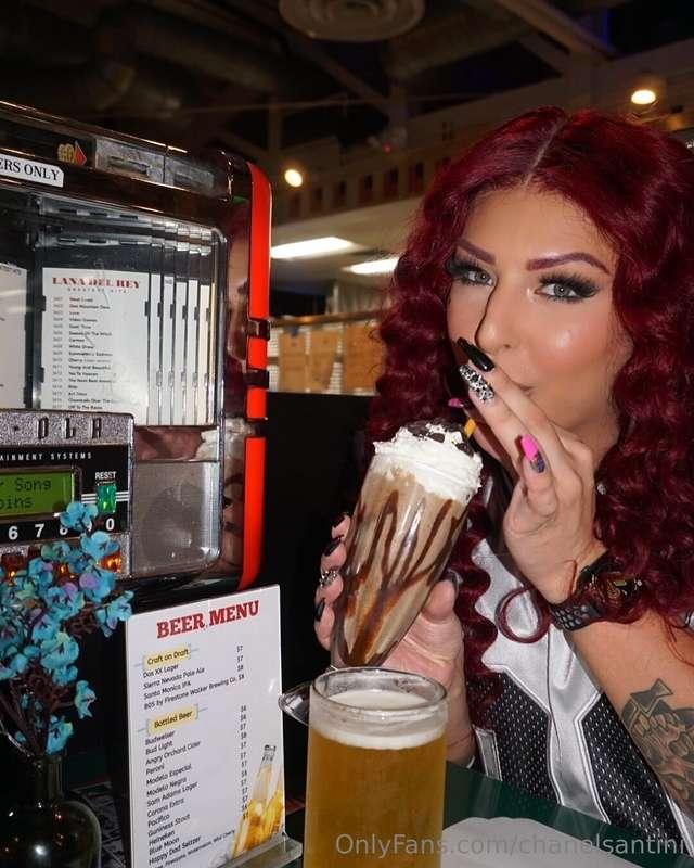 Mondays suck—unless I’m the one doing the sucking 😈