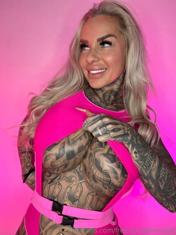 Big titty Thursday 😋