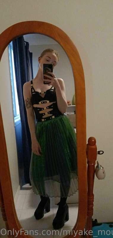 Happy Halloween 😈😘 I went as an elf hehe
How was everyone's ..