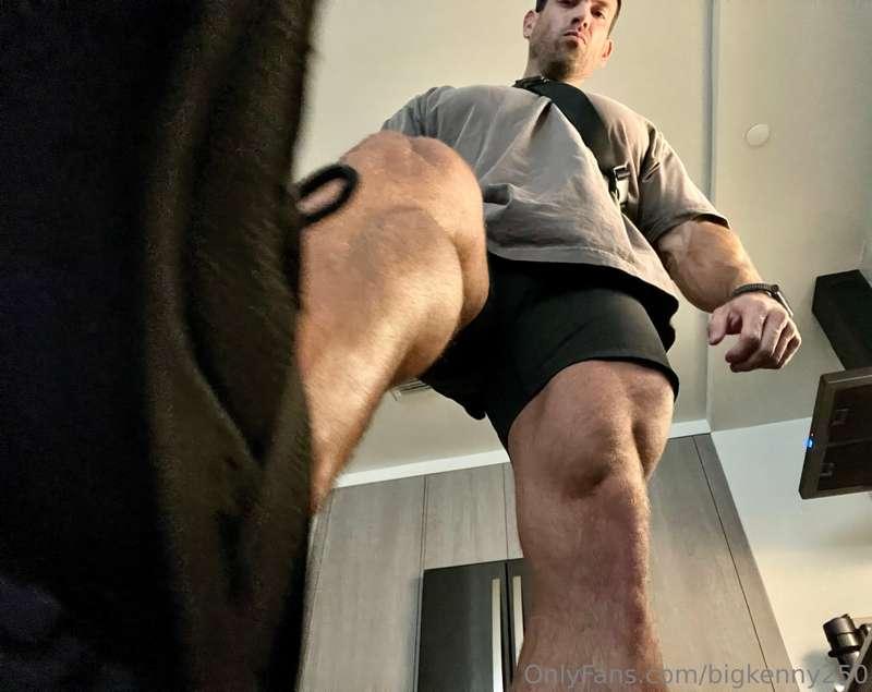 Happy MACRO MONDAY to all of my ant sized worshippers 🦶🏼🐜