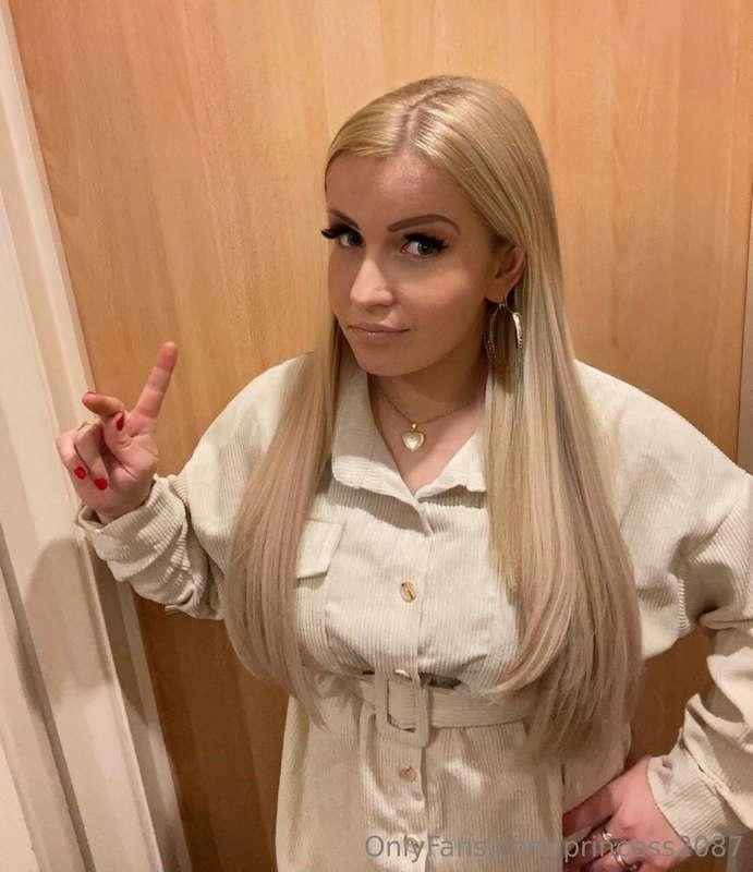 ## 🎀 @lillyoceanfree 0$ be a good boy and check her CONTENT ..