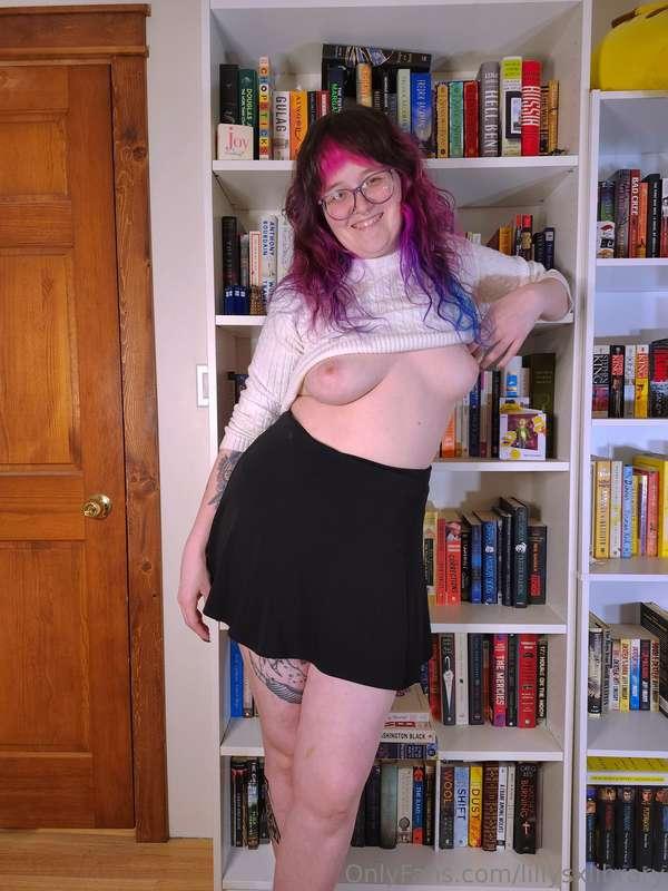 Happy Humpday sweeties!! So here's some exciting news in my ..