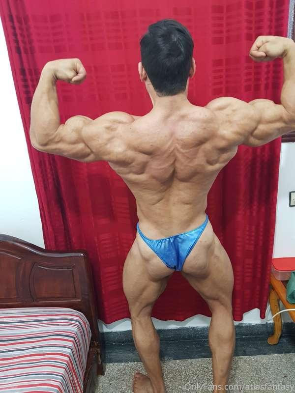 That hot muscular glutes... its deserve a pantie thongs.