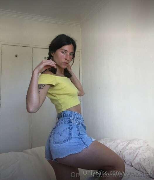 🍓HOT & SEXY AF🍓thirsty babe
@bbynastya C4LL ME 🥛CUSTOM VIDEO..