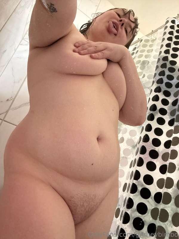 Hehehehe I’ve lost so much weight recently 🥰