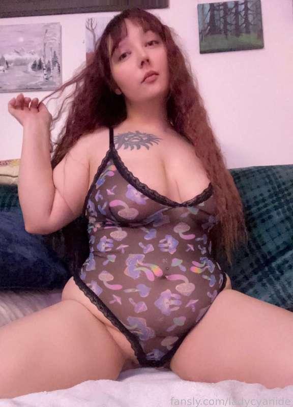 Pics in my fav mushy lingerie and warm up for my milk enema session, enjoy. 😉 #fyp #analwhore #buttslut #analonly #analorgasm #analgape #enema #milk #chubby #shower #hugedildo #tease #goodgirl 