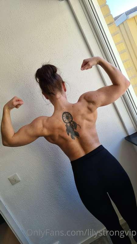 Maybe I should try going topless to the gym today? 😅😄