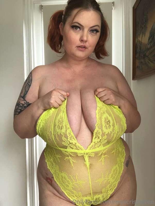 New nude photoset, unlock for instant access 🥰