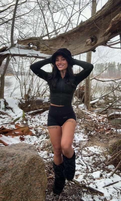 Just a normal day in Swedish "april-väder" ❄️