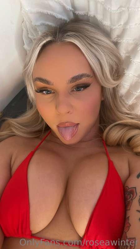 Horny and online ❤️
Access to over 1000 x rated posts when y..