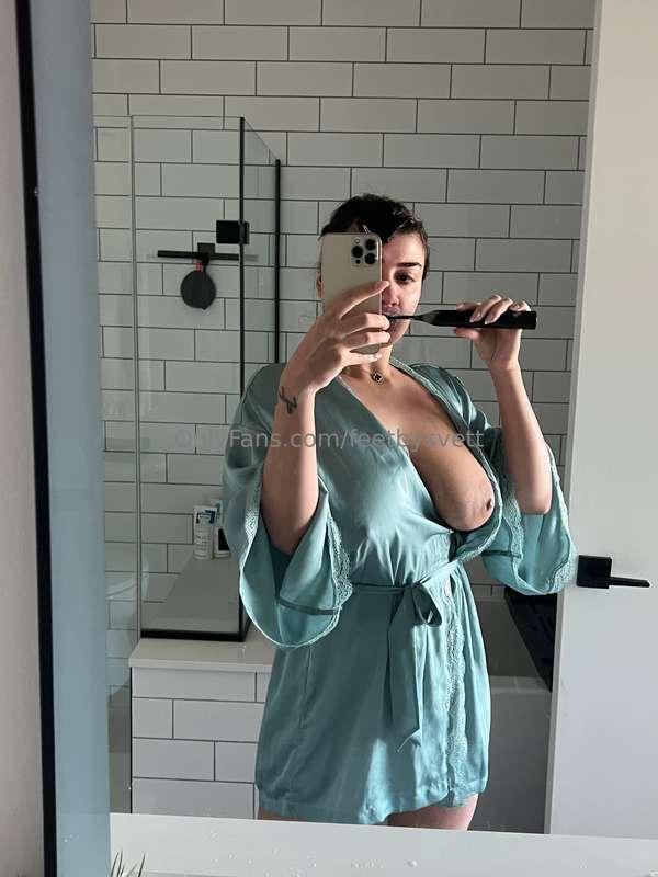 should I upload a vid brushing my teeth like this? 🦷 