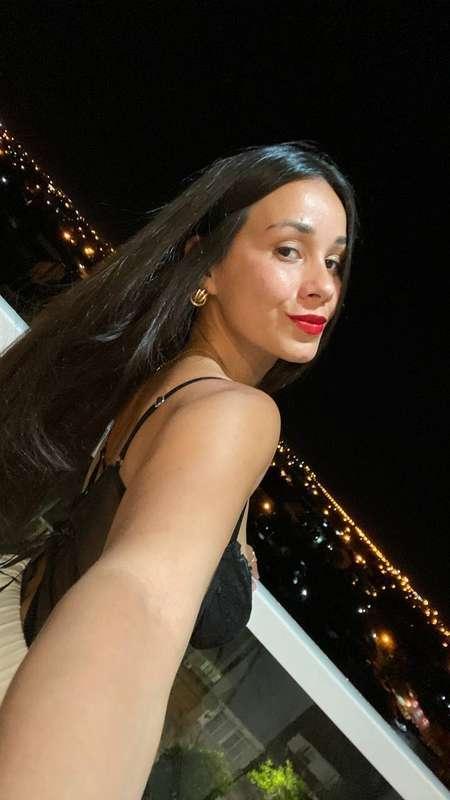 שווה ביום היא עוד יותר שווה בלילה