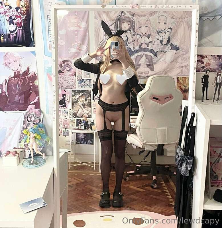 bunny girl photoset 🤍🐰