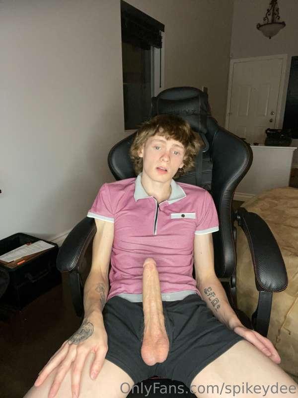 Hey babe I was playing my video game tn and I got horny wann..